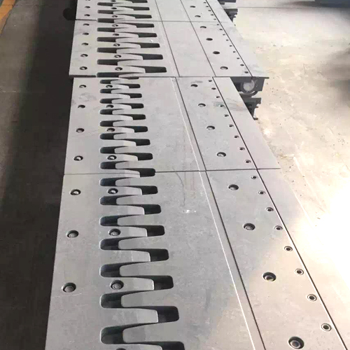 梳齒板式伸縮裝置